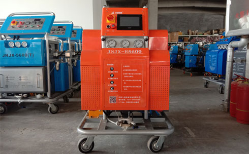 聚氨酯硬質(zhì)仿木發(fā)泡機(圖1) H5600-PLC聚氨酯硬質(zhì)仿木發(fā)泡機