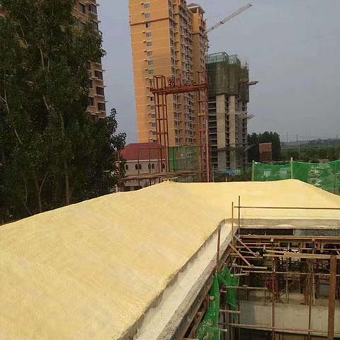 墻體保溫高壓聚氨酯設(shè)備(圖1) 墻體保溫現(xiàn)場(chǎng)發(fā)泡施工