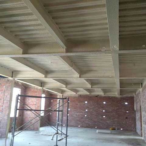 硬質(zhì)泡沫聚氨酯噴涂機(jī)(圖1) 冷庫(kù)硬質(zhì)泡沫聚氨酯噴涂施工