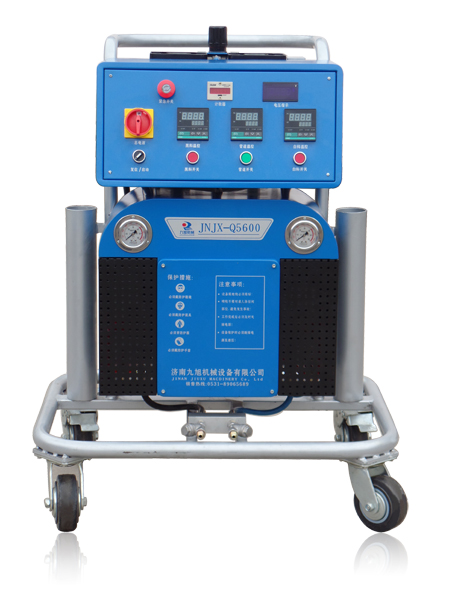 聚脲噴涂機(jī)Q5600型 臥式除鹽水箱聚脲防腐(圖1) Q5600型廣東聚脲噴涂機(jī)